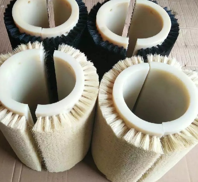 對(duì)分開的毛刷